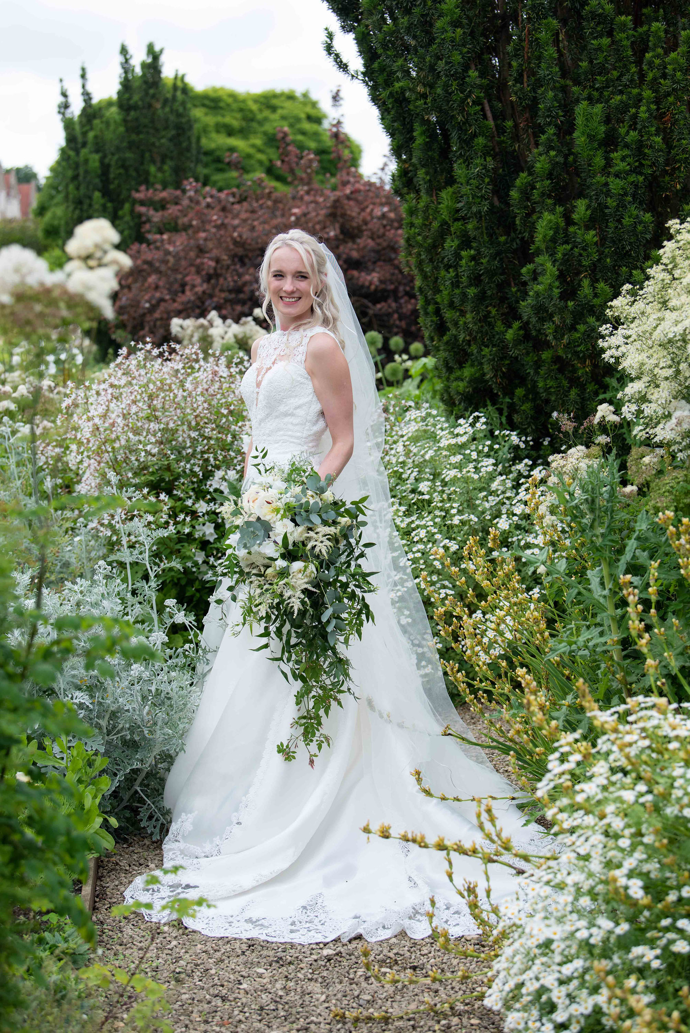 136-ella&laurence-loseleyparkweddingphotography